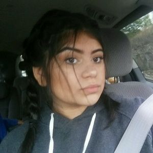 Meet your Posher, Valentina